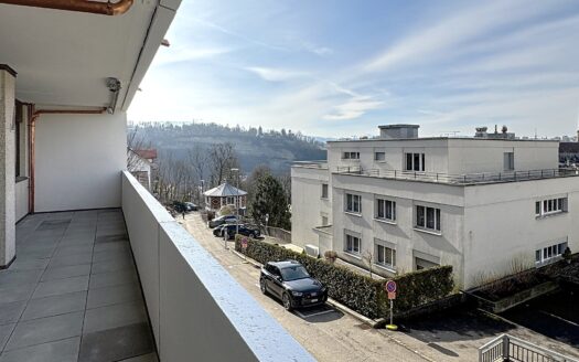 Très bel appartement rénové de 5.0 pièces Avec vue sur la Cathédrale