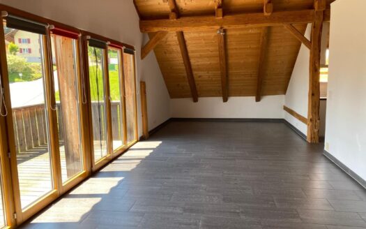 3.5 pièces avec mezzanine dans ferme rénovée!