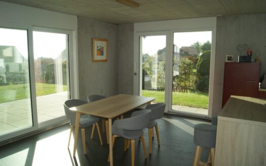 4.5 Zimmer-Doppeleinfamilienhaus in Rechthalten