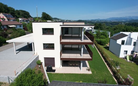 Très bel attique de 5.5 pces avec magnifique vue