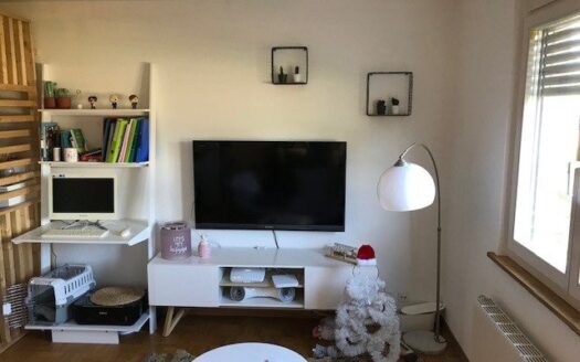 Studio en ville, quartier jura