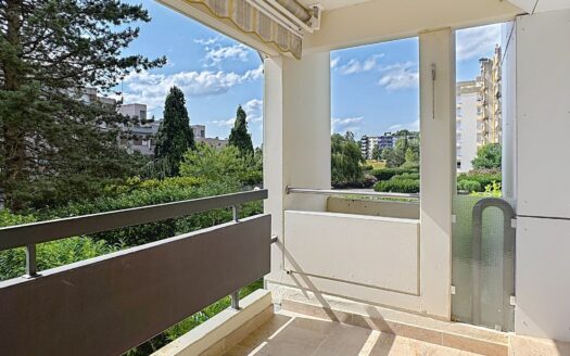 3.5-ZIMMER-WOHNUNG 1. Stock – mit Loggia