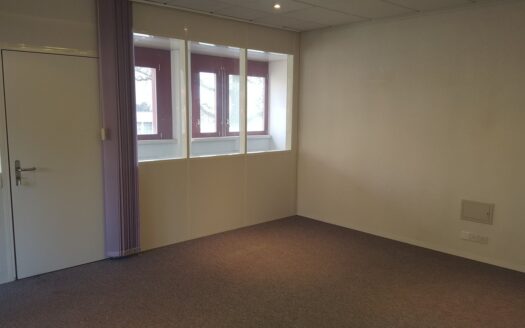 Lumineuse surface de bureau de 51m2 à Marly !
