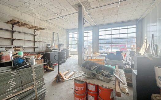 A LOUER – Local commercial/industriel de 144 m2