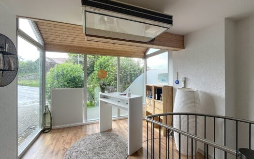 Surface commerciale avec vitrine à Neyruz