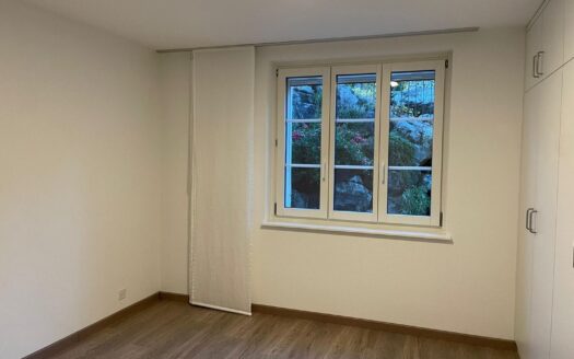Appartement de 2.5 pces à louer dans une villa