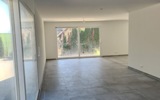 À LOUER – Surface commerciale 125 m² – Rosé