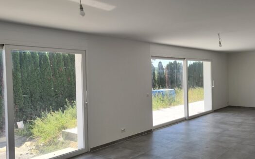 À LOUER – Surface commerciale 125 m² – Rosé