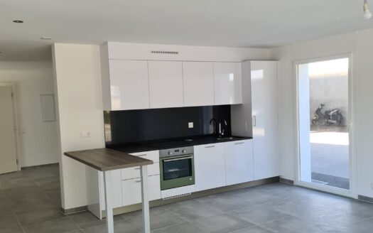 À LOUER – Surface commerciale 125 m² – Rosé