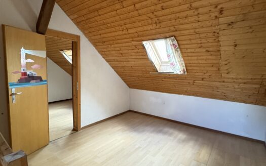 Charakteristisches Bauernhaus mit 3 Wohnungen