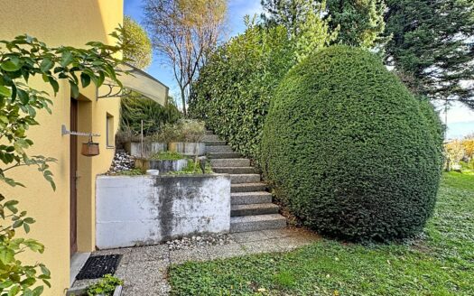 Villa jumelée de 5.5 pces Récemment rénovée