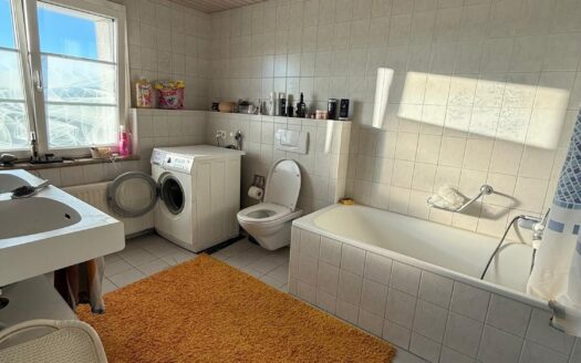 Helle 5.5 Zimmerwohnung im Zentrum von Giffers