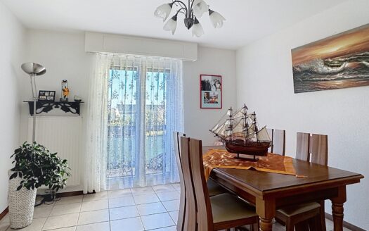 Villa jumelée de 5.5 pces Récemment rénovée A 2 pas de tout !