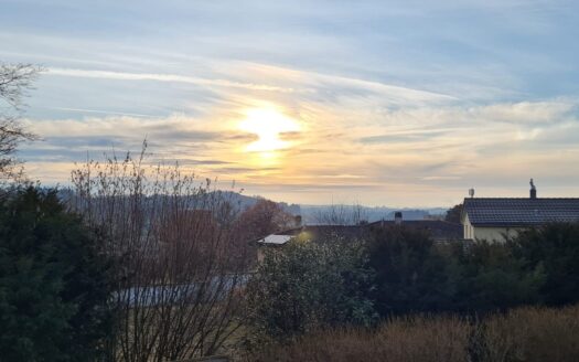 Villa jumelée de 5.5 pces Récemment rénovée