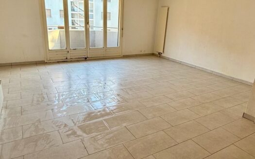 Charmant studio au 1er à Bex