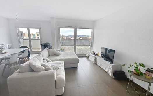 Attique avec grand balcon