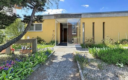 5.5-Zimmer-Doppelhaushälft Vor kurzem renoviert