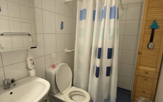 Schöne 2.5 Ziimmerwohnung im 2.OG