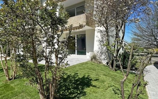 Très bel appartement rénové de 3.5 pces avec jardin