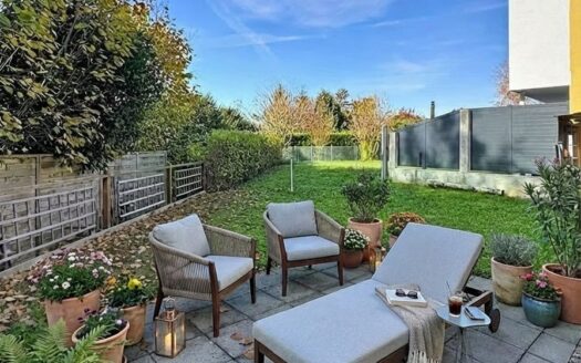 Villa jumelée de 5.5 pces Récemment rénovée A 2 pas de tout !