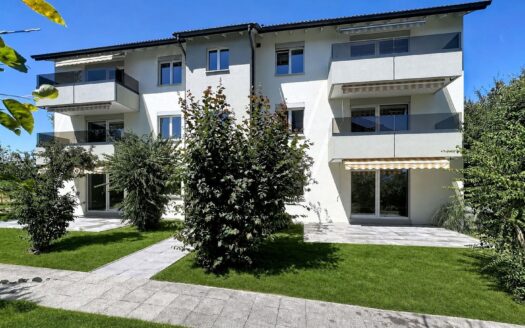 Très bel appartement rénové de 4.5 pces avec jardin
