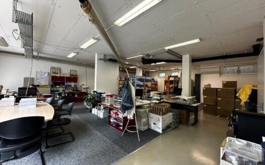 Commerce de 102 m² à louer