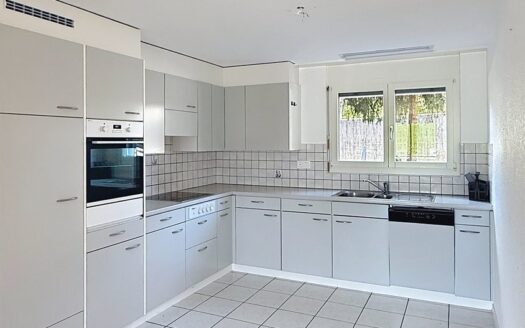 Schöne 4.5 Zimmerwohnung in Schmitten