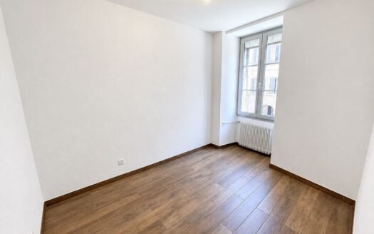 Appartement 2.5 pièces proche de la Cathédrale