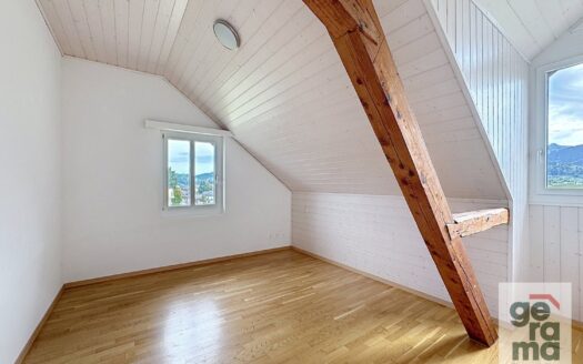 Grosse 3.5 Zimmerwohnung in Oberschrot .