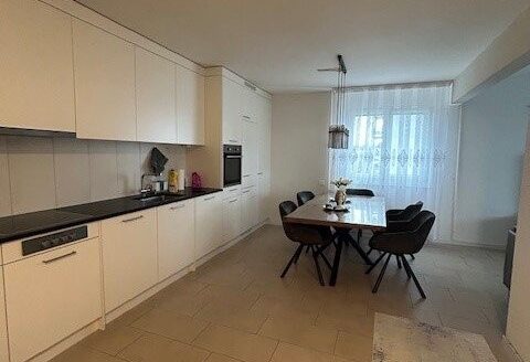 APPARTEMENTS 3.5 PIÈCES ENTIÈREMENT RÉNOVÉS, à FR